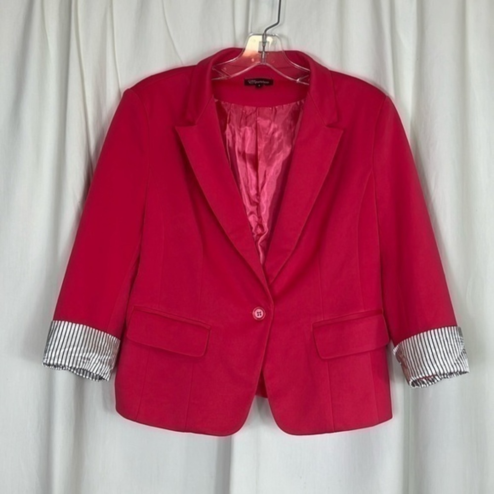 Countess, princess seams, fully lined, jacket, L but runs small, EUC.